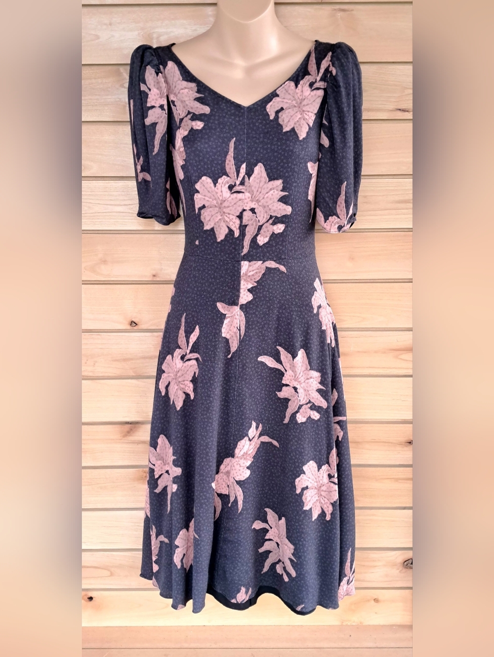 La Vie Floral Midi Dress Size S